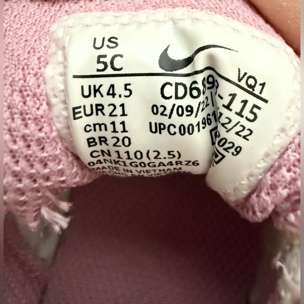 Nike Kids Air Max White and Pink Sneakers - Size 5C - Picture 7 of 9